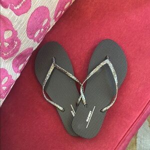 Old Navy Black and Multicolor Sandals